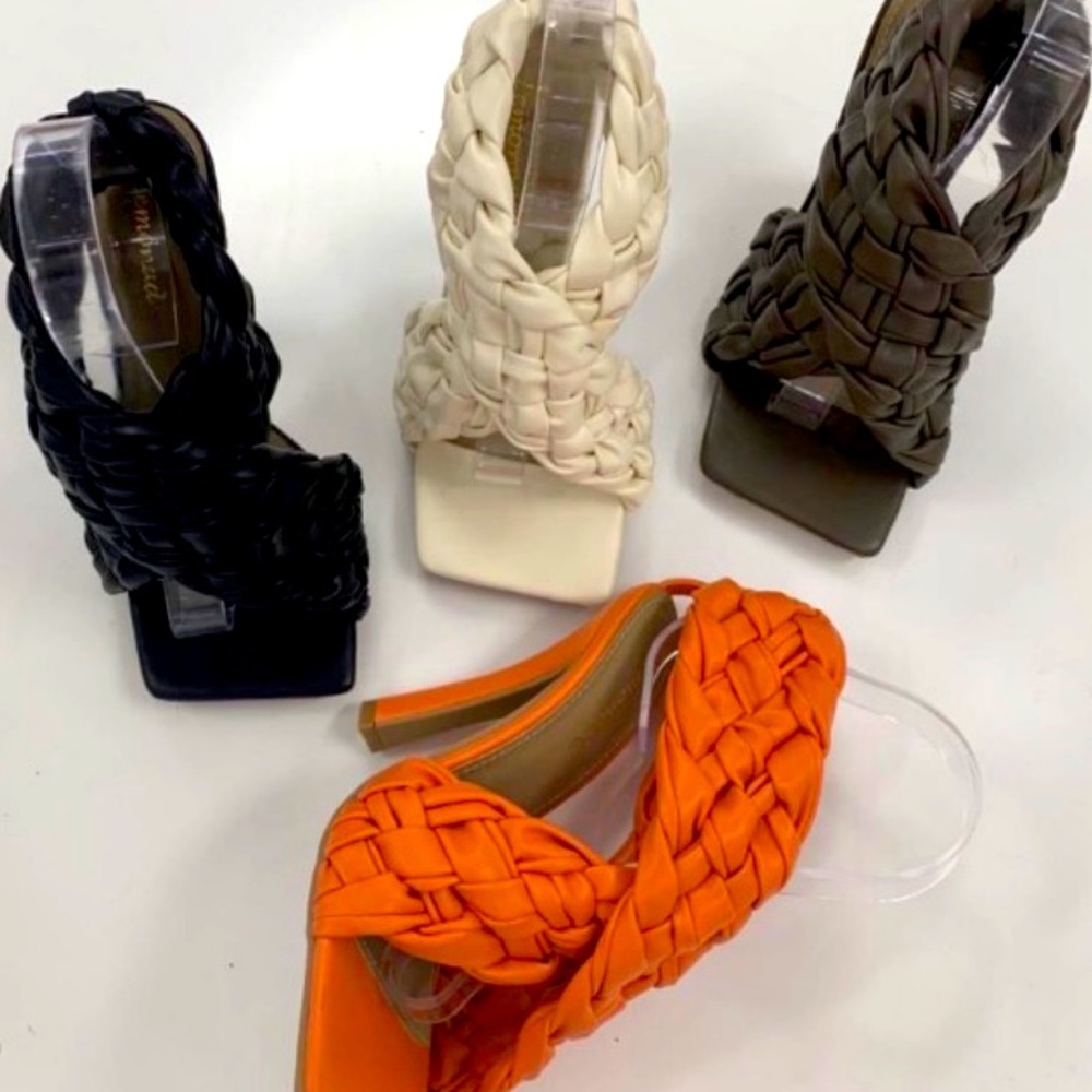 Woven heel